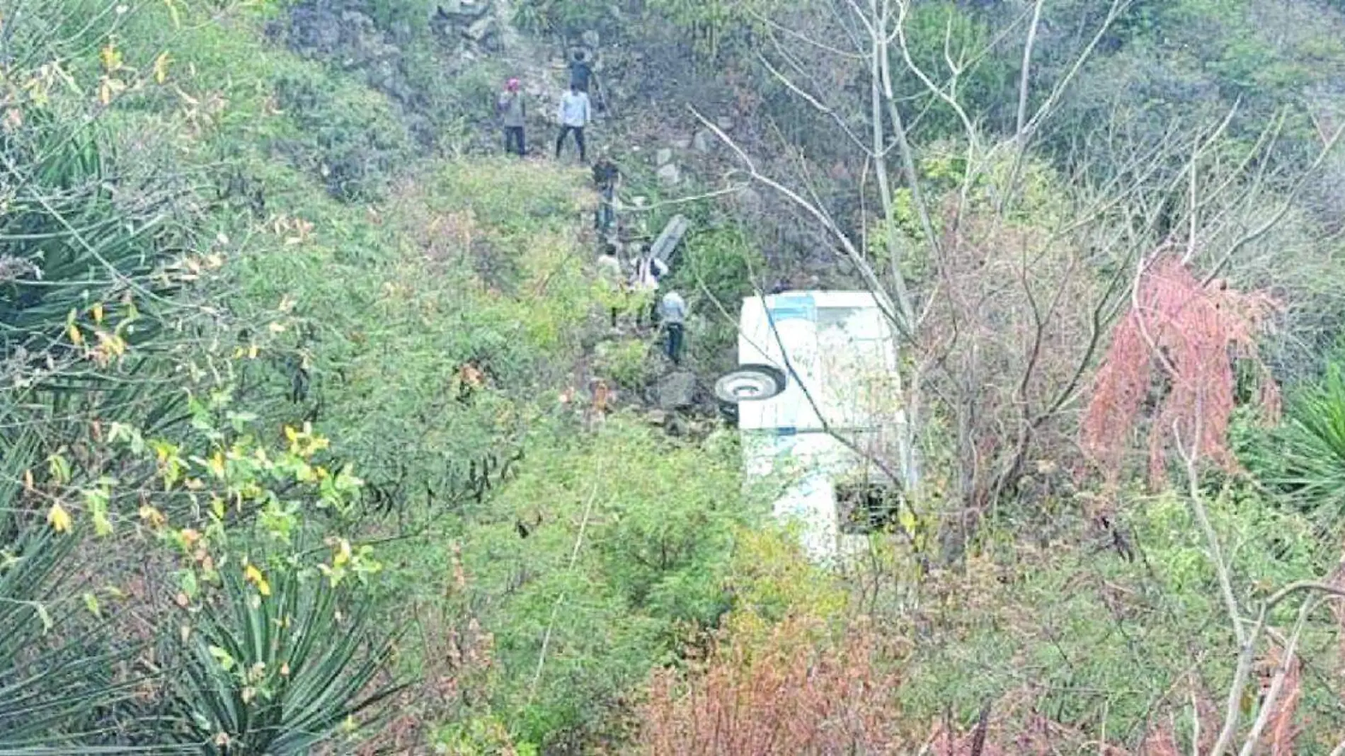 Carmen  y su hija Luz Ivonne son dos de las más de 20 víctimas que sobrevivieron a la volcadura del autobús de la línea SCTA